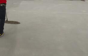 在工廠(chǎng)進(jìn)行保潔作業(yè)時(shí)，要注意什么呢？